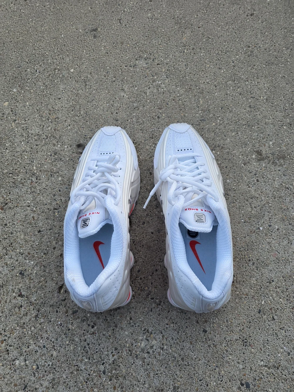 Nike Women's Shox R4 sneakers Women Size 8
